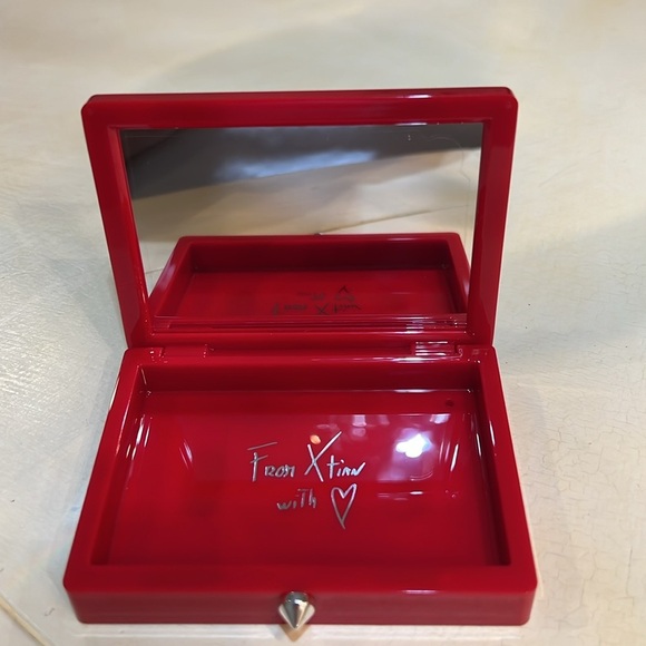 Red Studded Abracadabra La Palette Louboutin Refillable Makeup case with Key - Picture 3 of 6